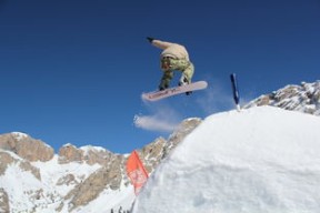 mksports体育-世界青少年冰雪运动会在哈尔滨精彩纷呈，青少年冰雪运动的宣传标语