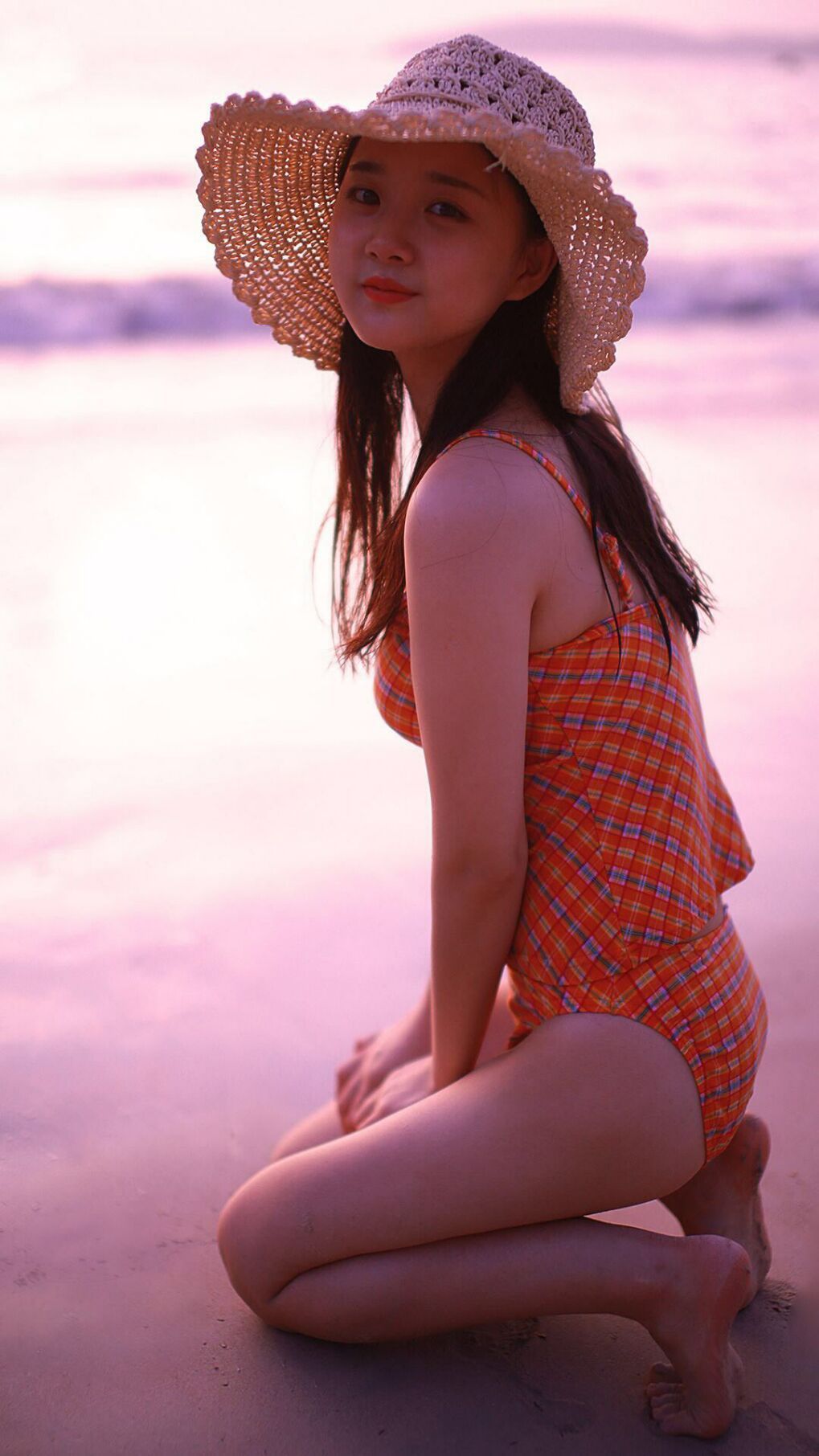 拜仁强打右路,频频撕裂博卡防线,拜仁一直很强