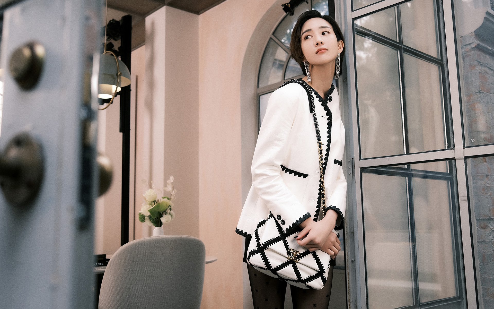 比赛中多次精准抢断打断对方进攻节奏展现出色防守预判，抢断打到手算犯规吗