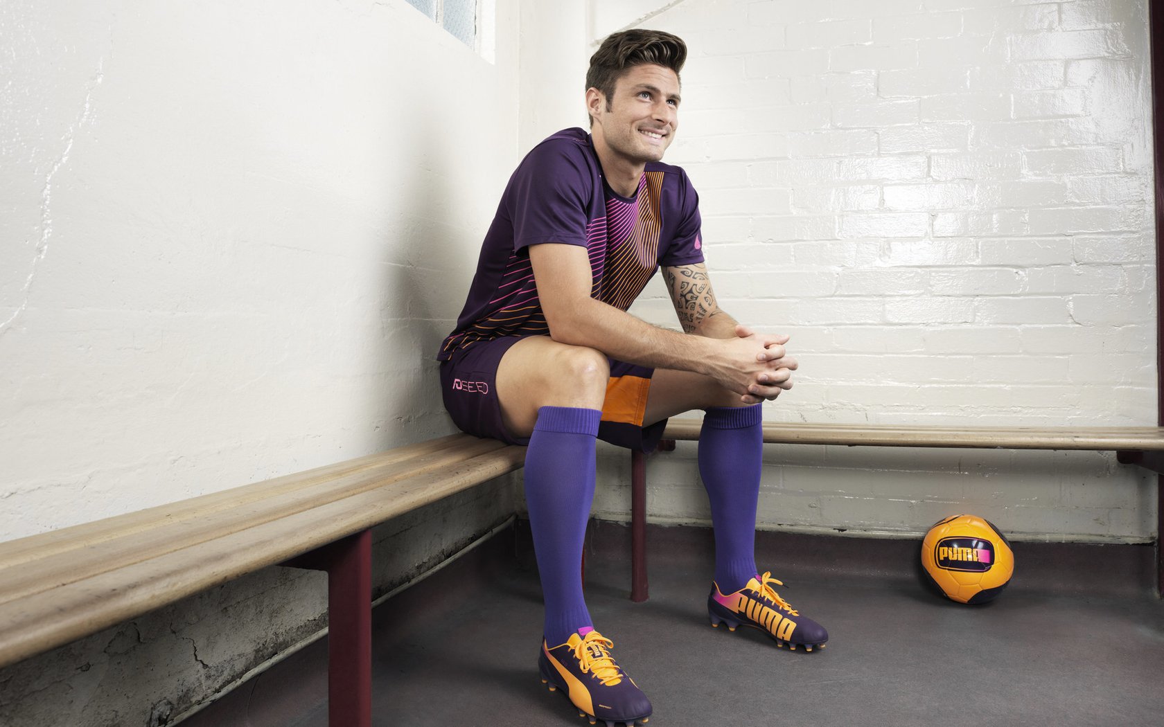 mk中国官网-巴黎圣日耳曼边路突破犀利，击溃对手防线，巴黎圣日耳曼水平如何